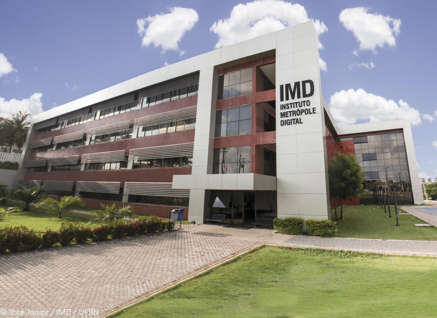 UFRN abre 90 vagas em cursos gratuitos de smartphone e computador para idosos