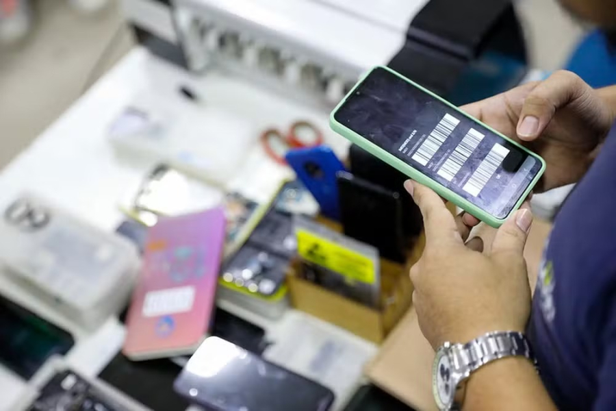 Nova lei endurece penas para golpes digitais e roubo de celulares