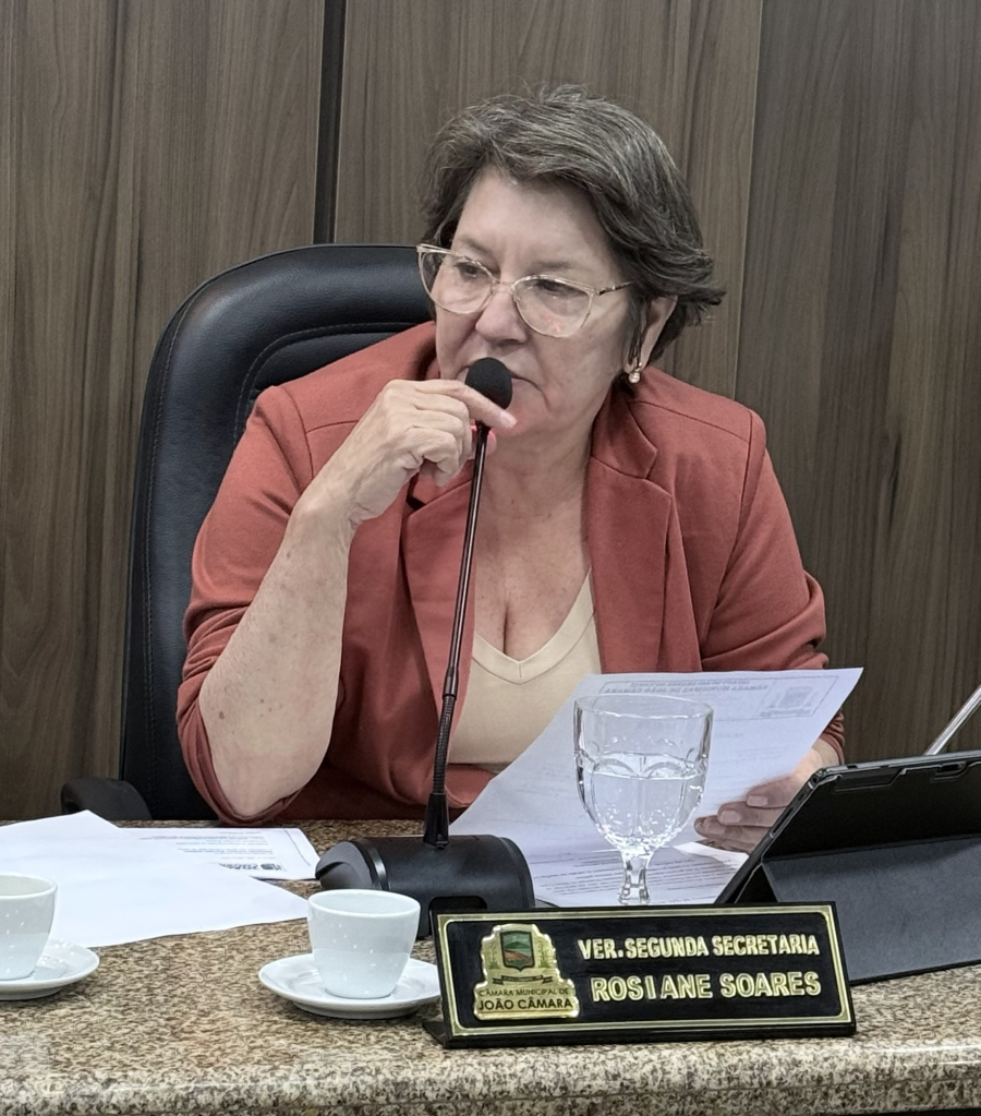 Câmara Municipal aprova requerimento de Rosiane Soares por pavimentação nos conjuntos Renascer e Novos Tempos