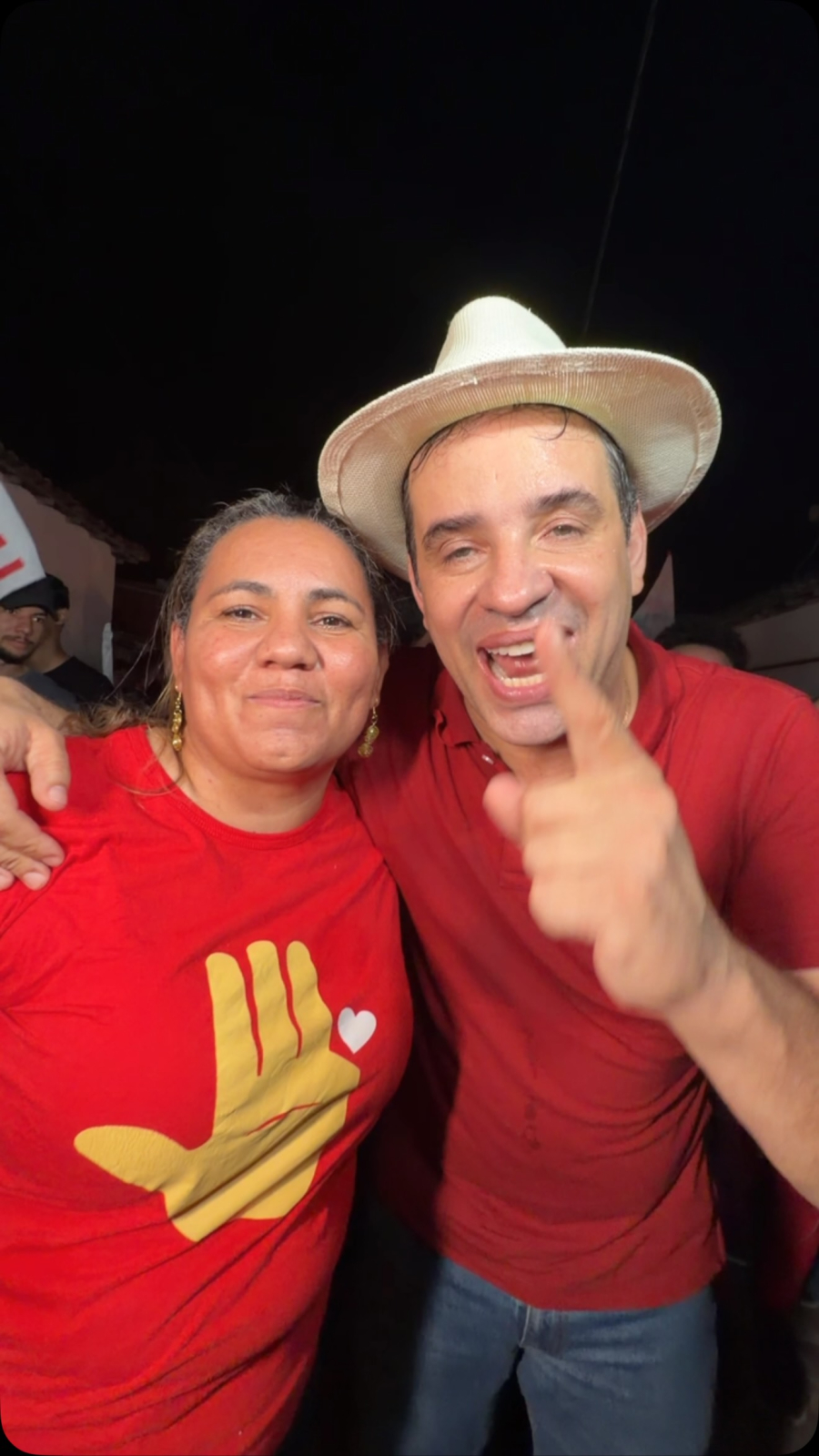 No dia do seu aniversário, Jeska Fernandes participa de adesivaço, carreata e passeata e recebe homenagem de Cadu de Lula em João Câmara