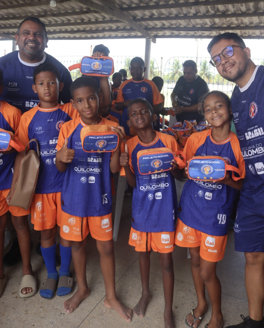 Escolinha do Quilombo reúne núcleos e entrega 160 lancheiras em celebração ao Dia das Crianças