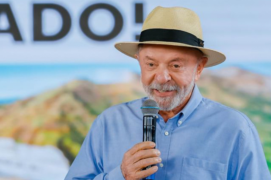 Lula anuncia que autorizará quebra de sigilo bancário e desafia Flávio Bolsonaro a fazer o mesmo