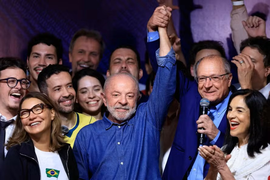 Lula transforma derrota no primeiro turno em virada histórica e conquista novo mandato com força da mobilização popular